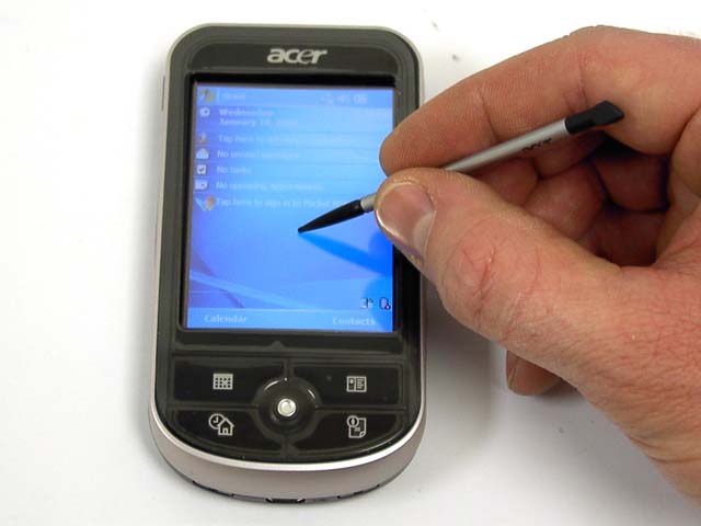 Тонкий stylus позволяет попадать в плотный интерфейс, который пальцем был бы почти непригоден.