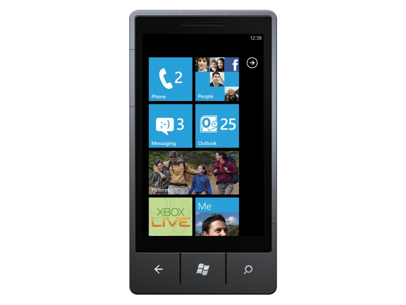 Windows Phone 7 Start screen: live tiles заменяют сетку статичных app icons.
